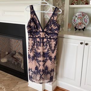 Beautiful nude navy and lace detail dress.